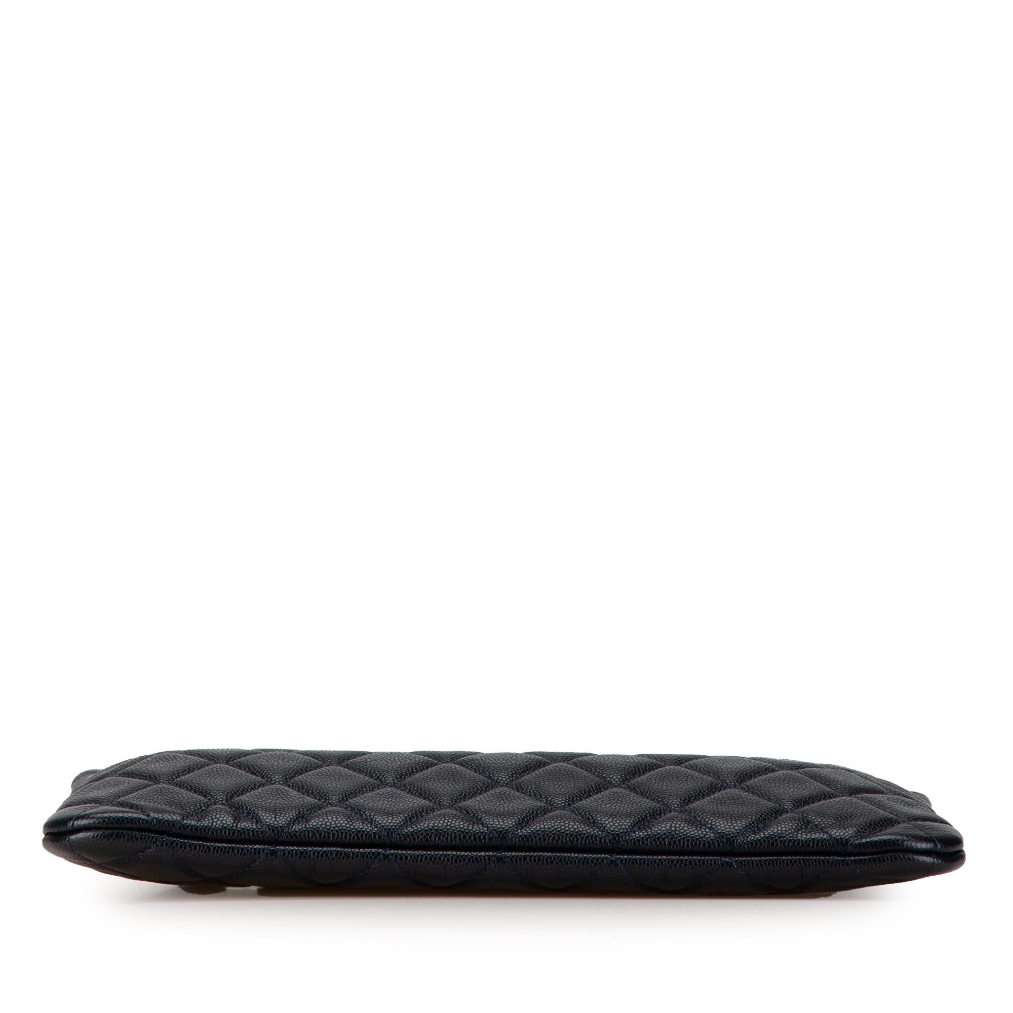 Chanel Medium Quilted Caviar O Case Clutch (SHG-bgRUQW)