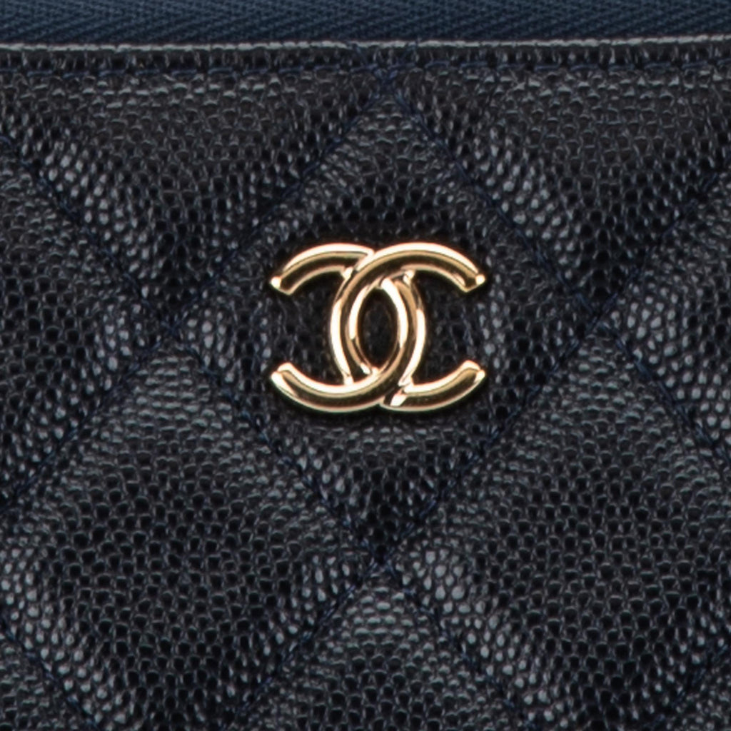 Chanel Medium Quilted Caviar O Case Clutch (SHG-bgRUQW)