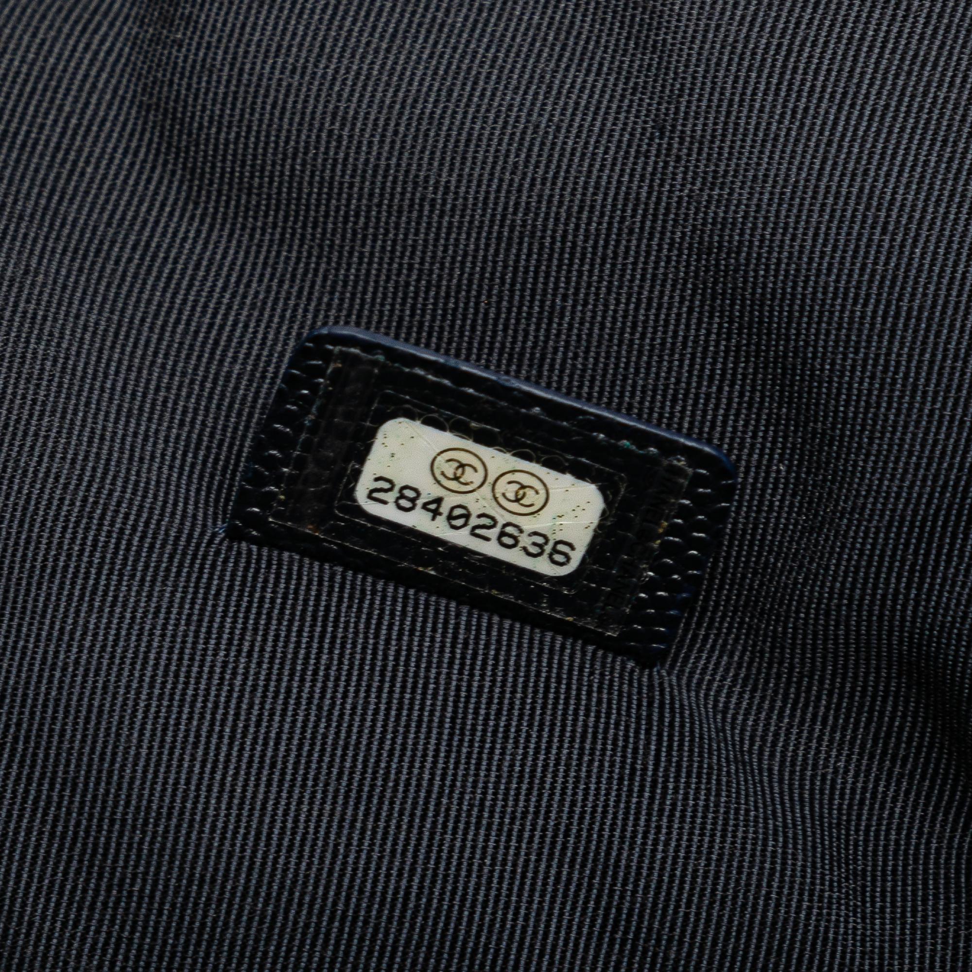 Chanel Medium Quilted Caviar O Case Clutch (SHG-bgRUQW)