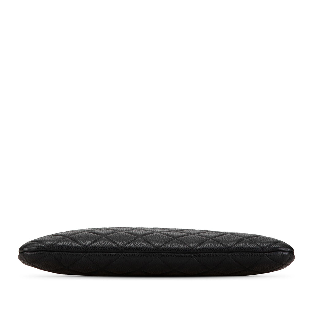 Chanel Medium Quilted Caviar O Case Clutch (SHG-iUwYer)