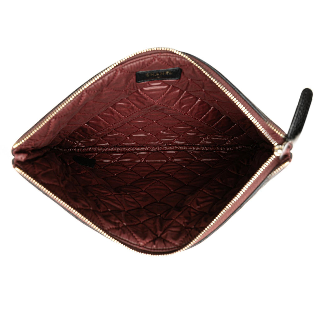 Chanel Medium Quilted Caviar O Case Clutch (SHG-iUwYer)