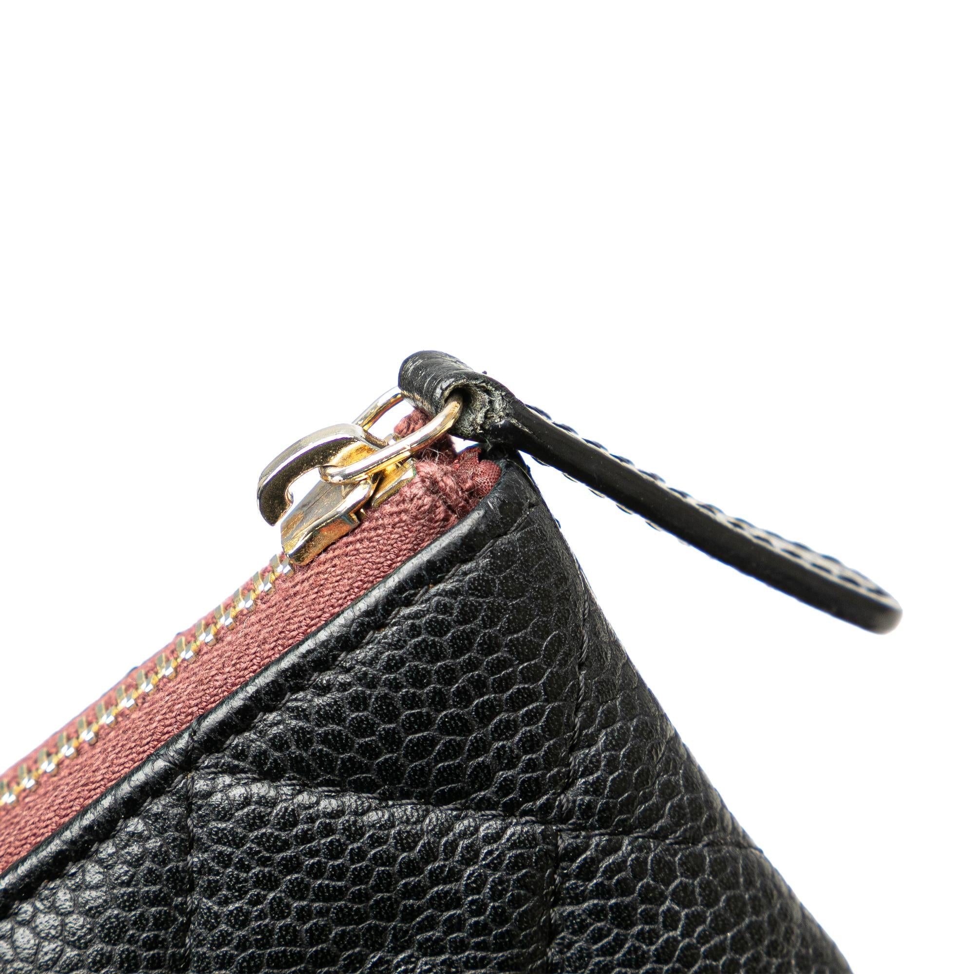 Chanel Medium Quilted Caviar O Case Clutch (SHG-iUwYer)