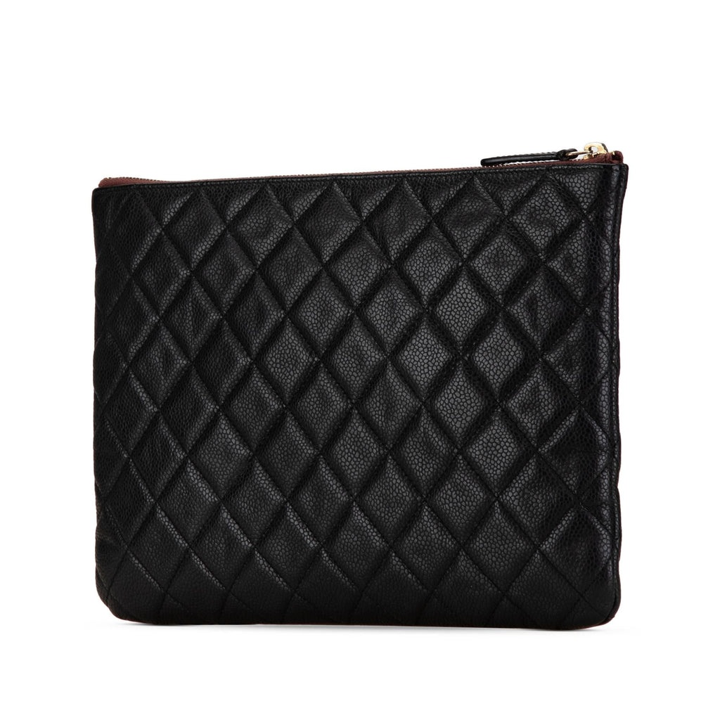 Chanel Medium Quilted Caviar O Case Clutch (SHG-iUwYer)
