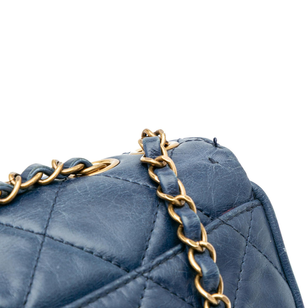 Chanel Medium Quilted Glazed Calfskin Bubble CC Flap