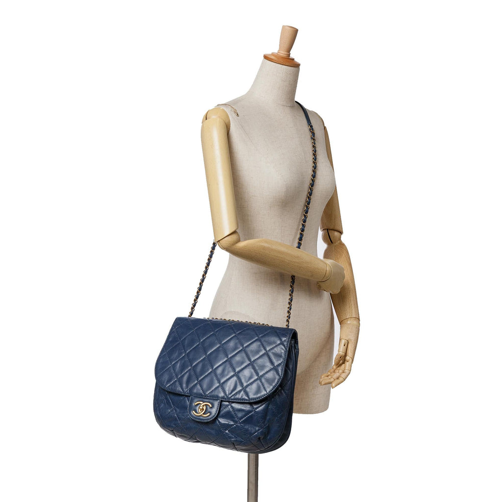 Chanel Medium Quilted Glazed Calfskin Bubble CC Flap
