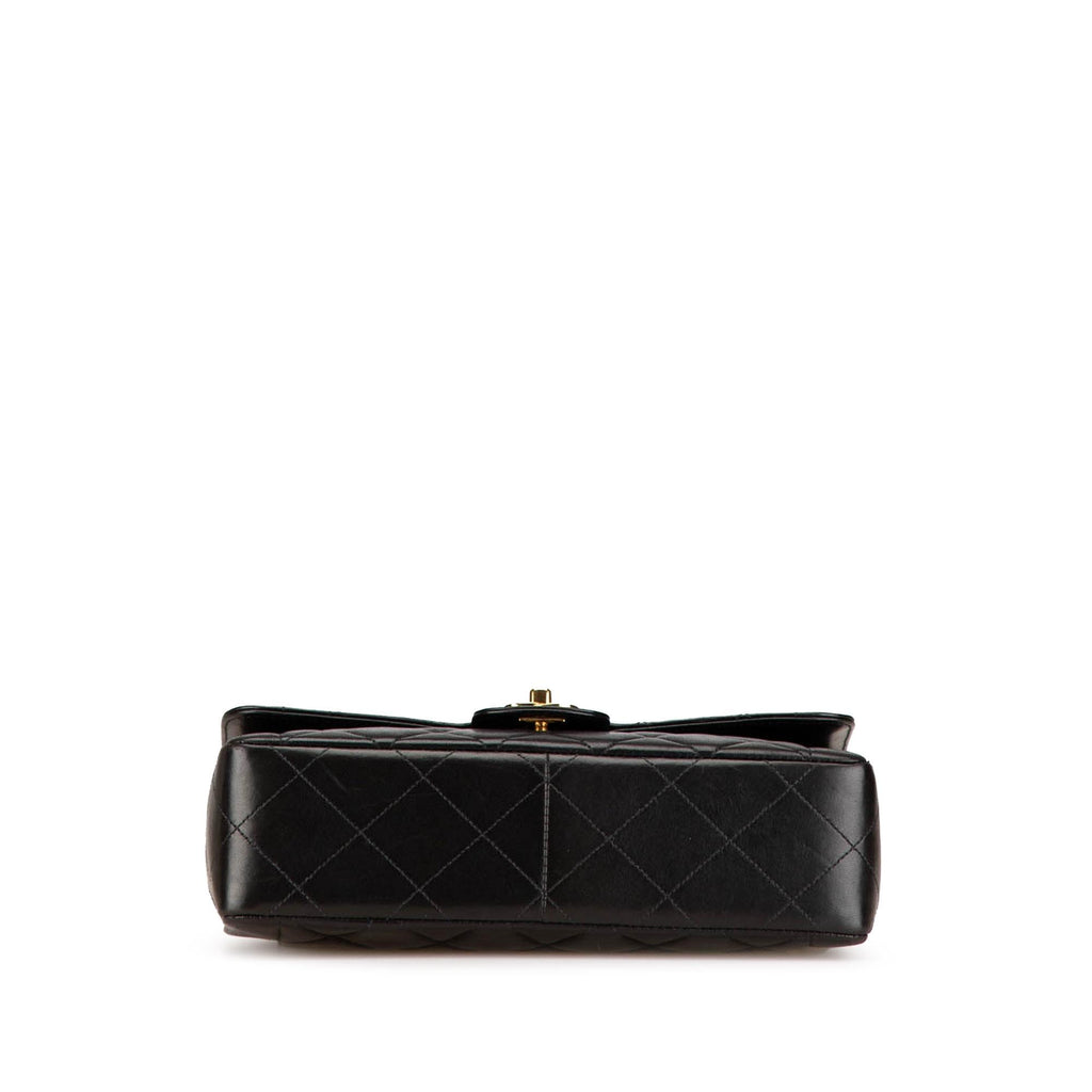 Chanel Medium Quilted Lambskin Border Single Flap (SHG-Tu2Hic)