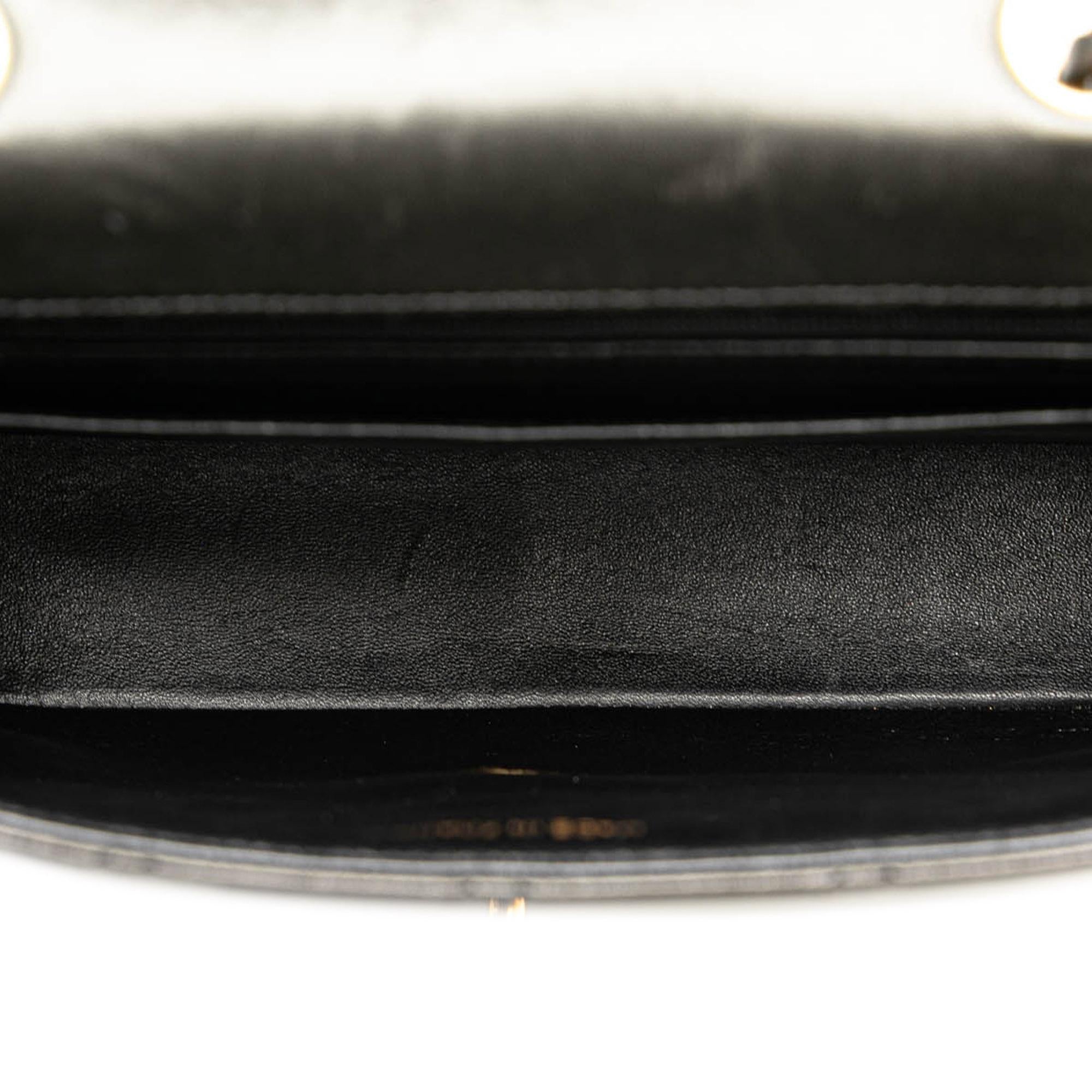 Chanel Medium Quilted Lambskin Border Single Flap (SHG-Tu2Hic)