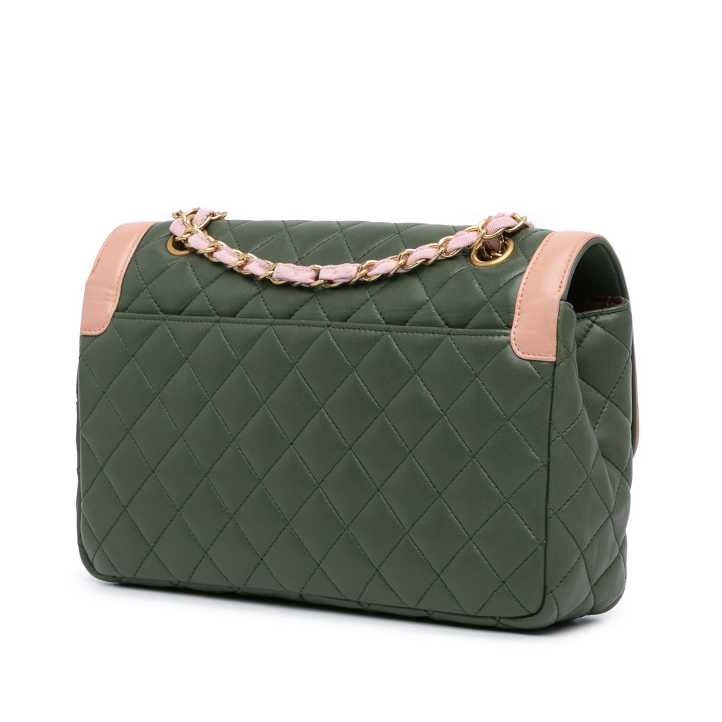 Chanel Medium Quilted Lambskin Two-Tone Day Flap (SHG-iv4oiK)