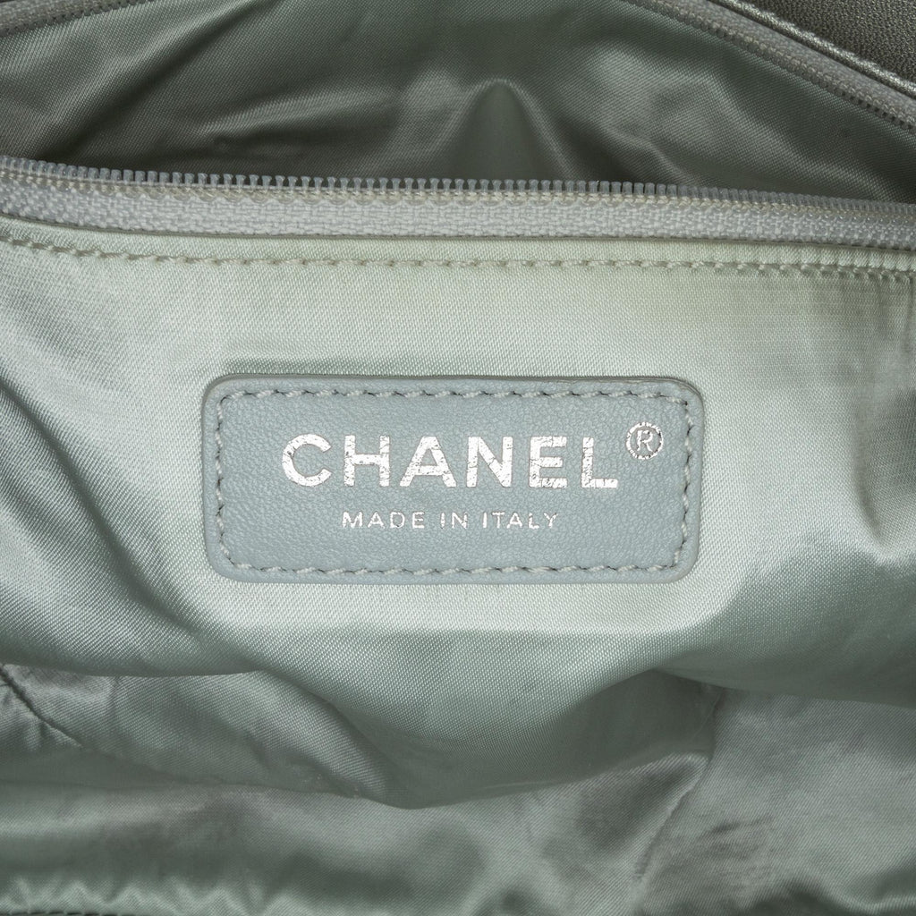 Chanel Medium Quilted Lurex Ground Control Pluto Glitter Flap (SHG-oj7q7D)