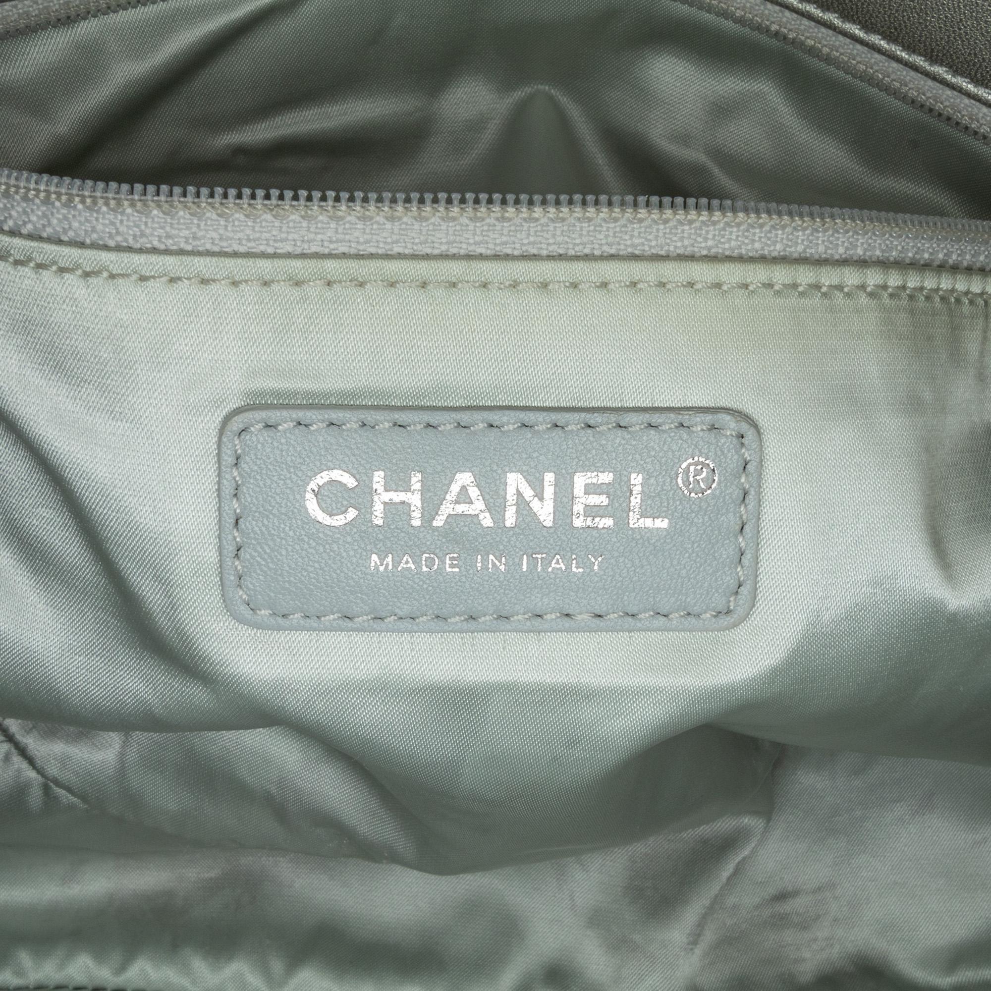 Chanel Medium Quilted Lurex Ground Control Pluto Glitter Flap (SHG-oj7q7D)