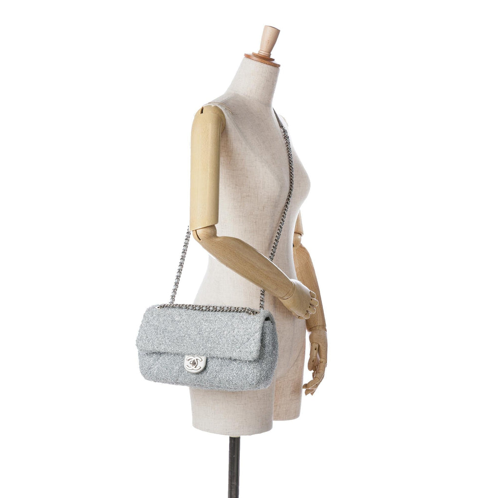 Chanel Medium Quilted Lurex Ground Control Pluto Glitter Flap (SHG-oj7q7D)