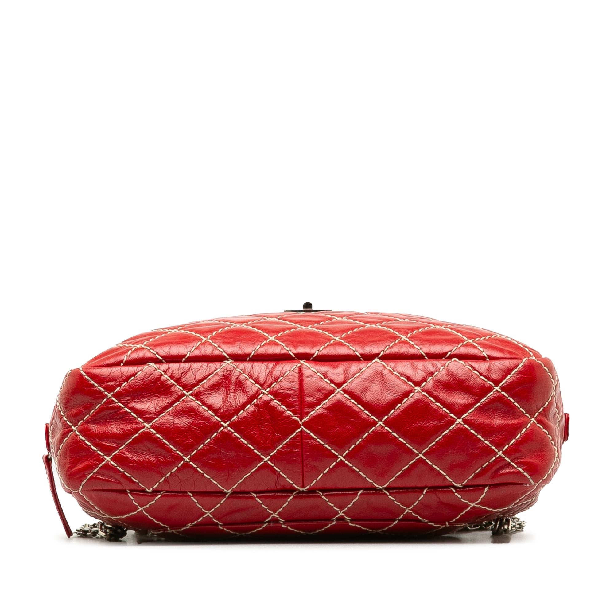 Chanel Medium Quilted Reissue Camera Bag (SHG-OpYKQa)
