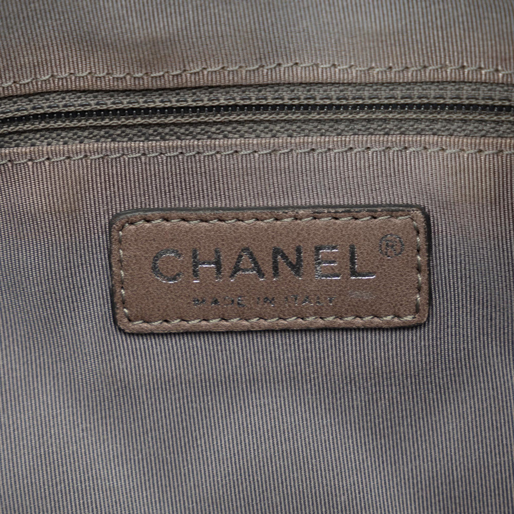 Chanel Medium Quilted Reissue Camera Bag (SHG-OpYKQa)
