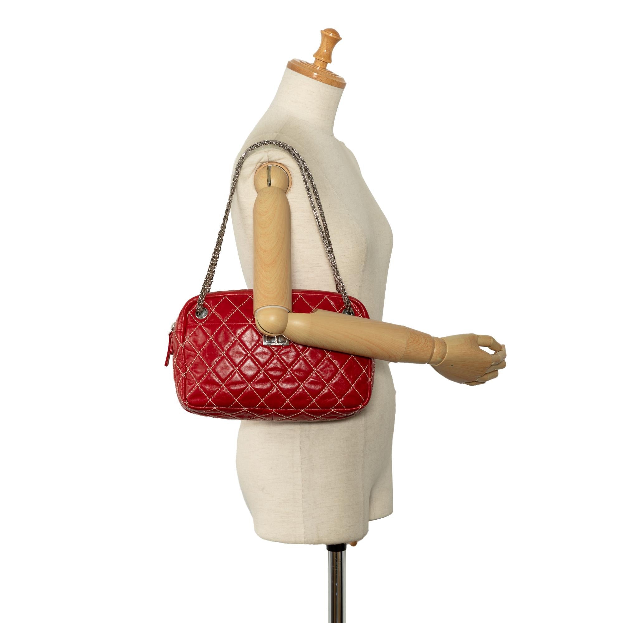 Chanel Medium Quilted Reissue Camera Bag (SHG-OpYKQa)