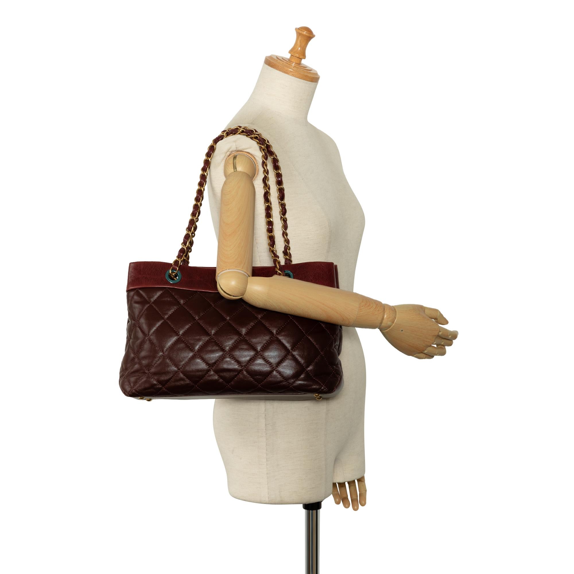 Chanel Medium Soft Elegance Tote (SHG-CX6XV7)