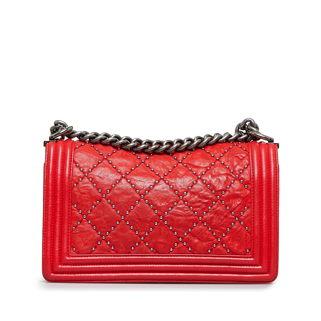 Chanel Medium Studded Distressed Calfskin Boy Flap (SHG-IQfxND)