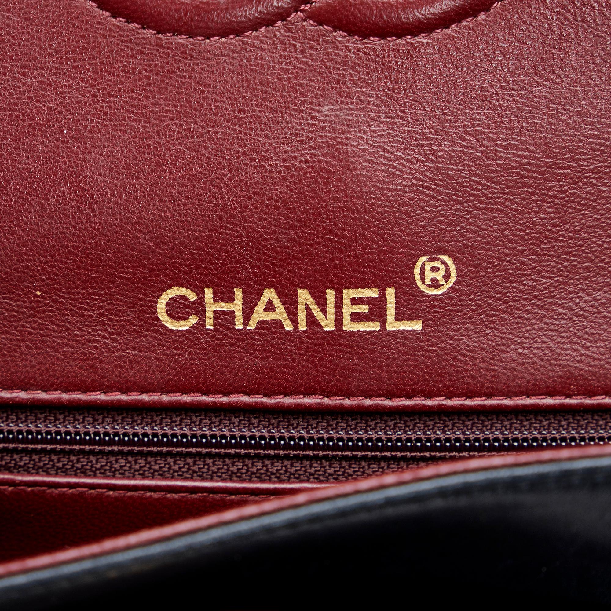 Chanel Medium Tall Classic Lambskin Double Flap (SHG-AwW71J)