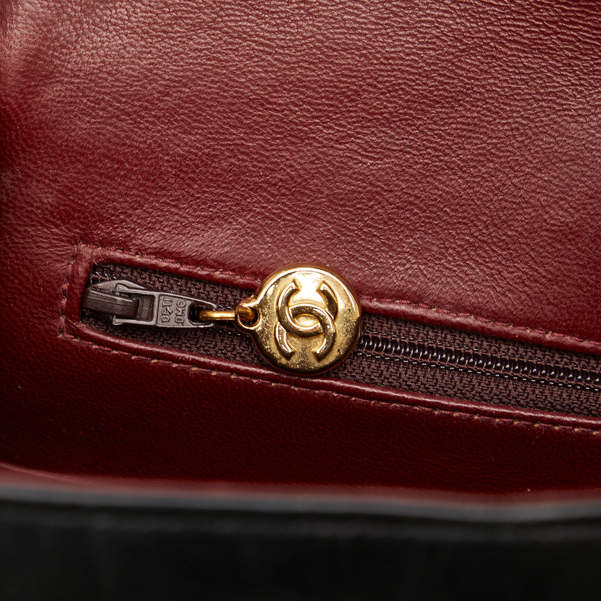 Chanel Medium Tall Classic Lambskin Double Flap (SHG-noIwy5)