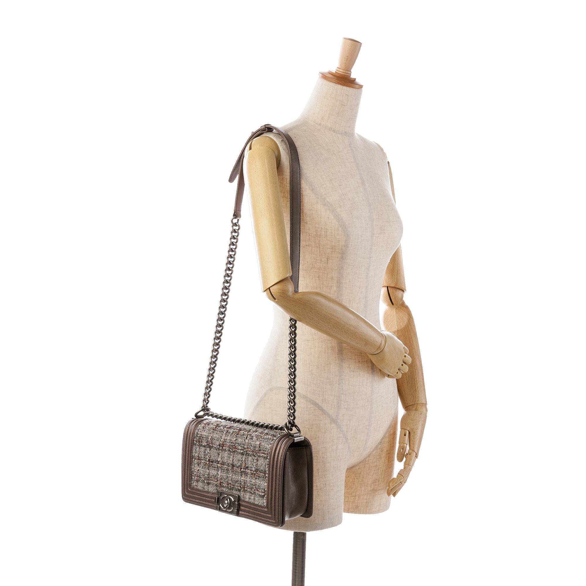 Chanel Medium Tweed Boy Flap (SHG-zJI6Qb)