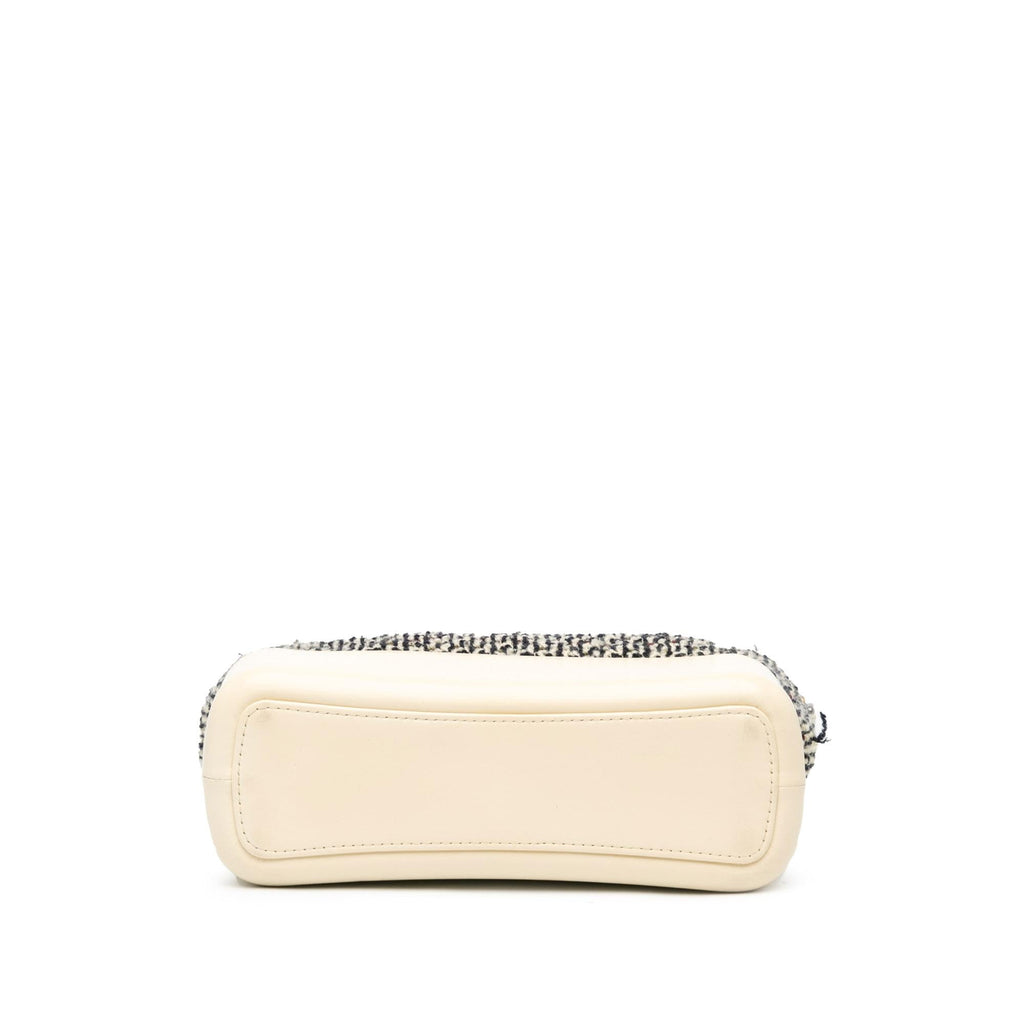 Chanel Medium Tweed and Lambskin Gabrielle Crossbody (SHG-82DA66)