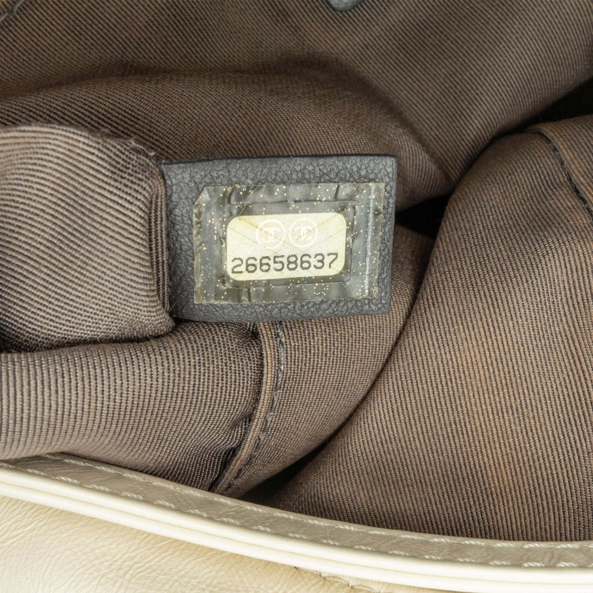Chanel Medium Tweed and Lambskin Gabrielle Crossbody (SHG-82DA66)