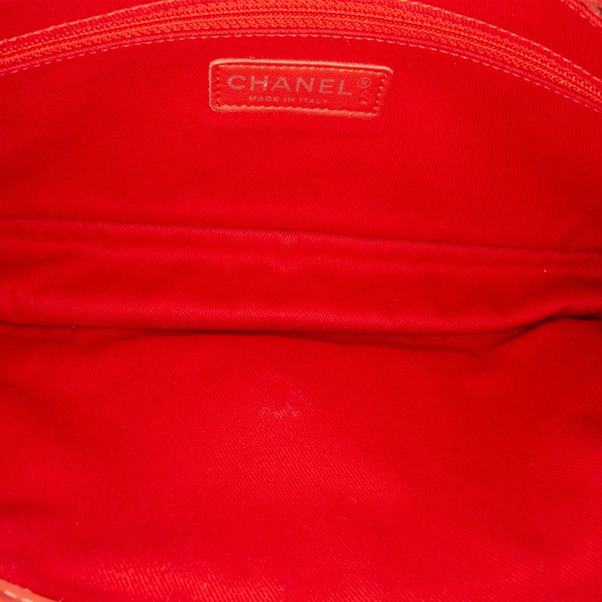 Chanel Medium Up In The Air Flap (SHG-VKAPFw)