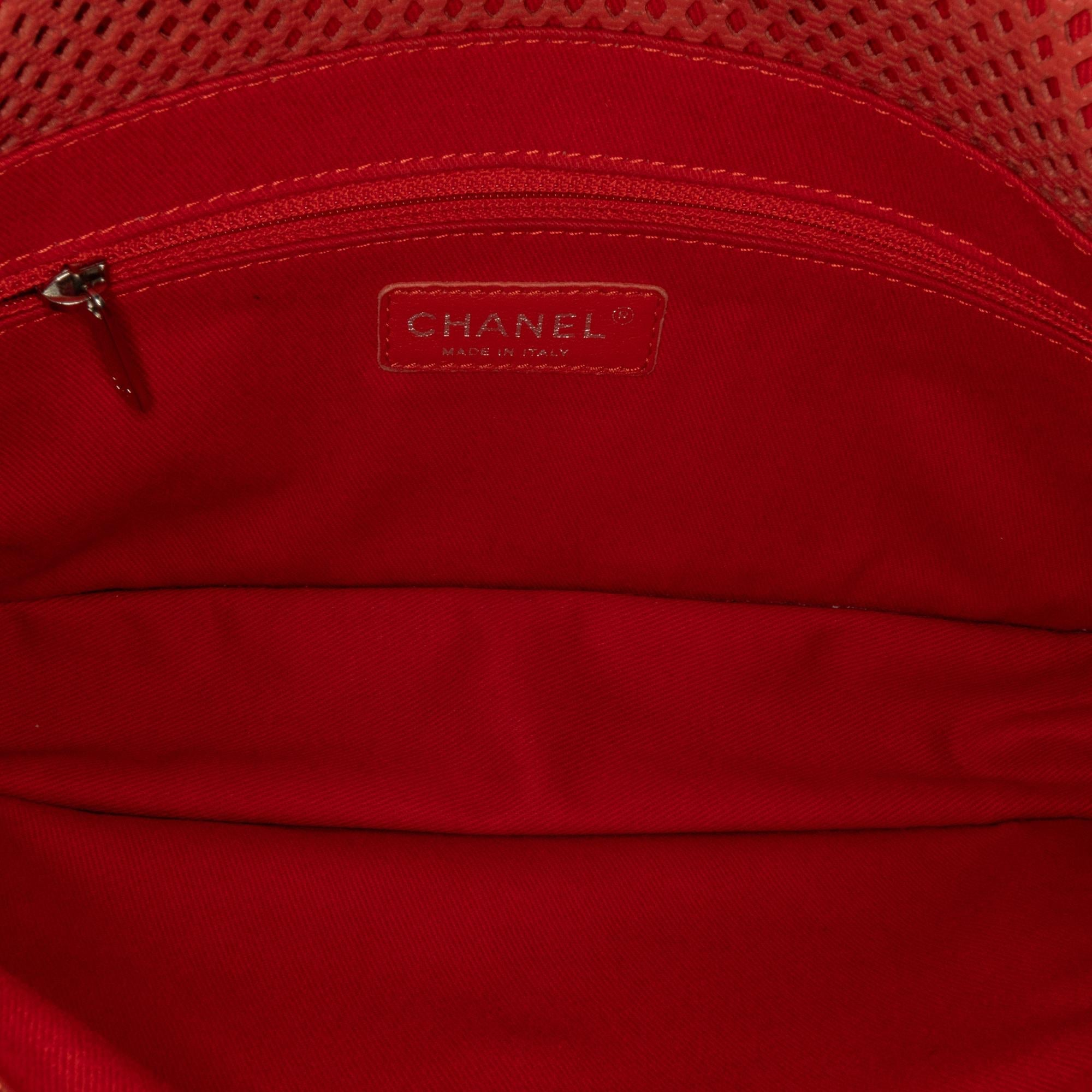 Chanel Medium Up In The Air Flap (SHG-MDnAVn)