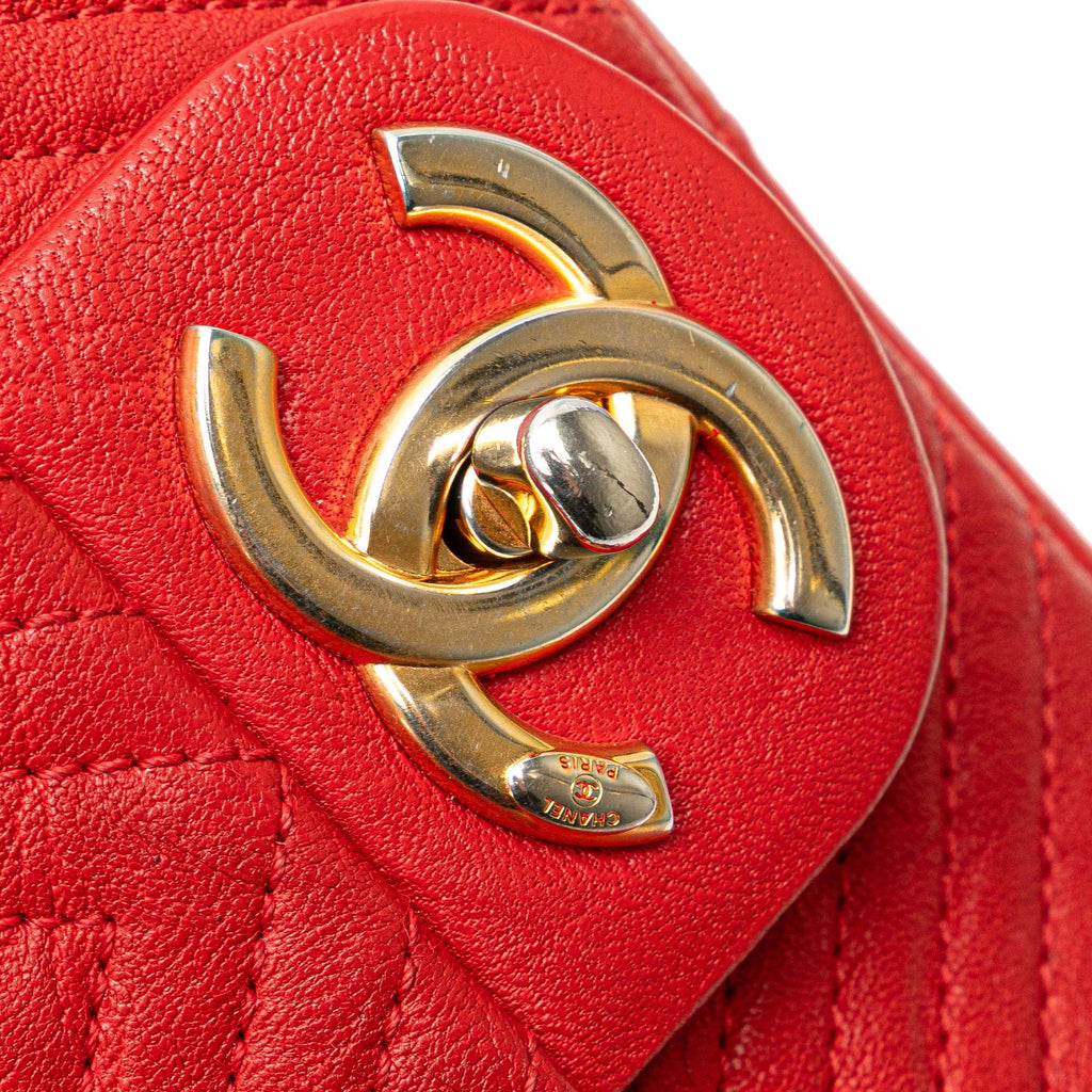 Chanel Medium Wrinkled Calfskin Quilted Chevron Medallion Charm Surpique Flap