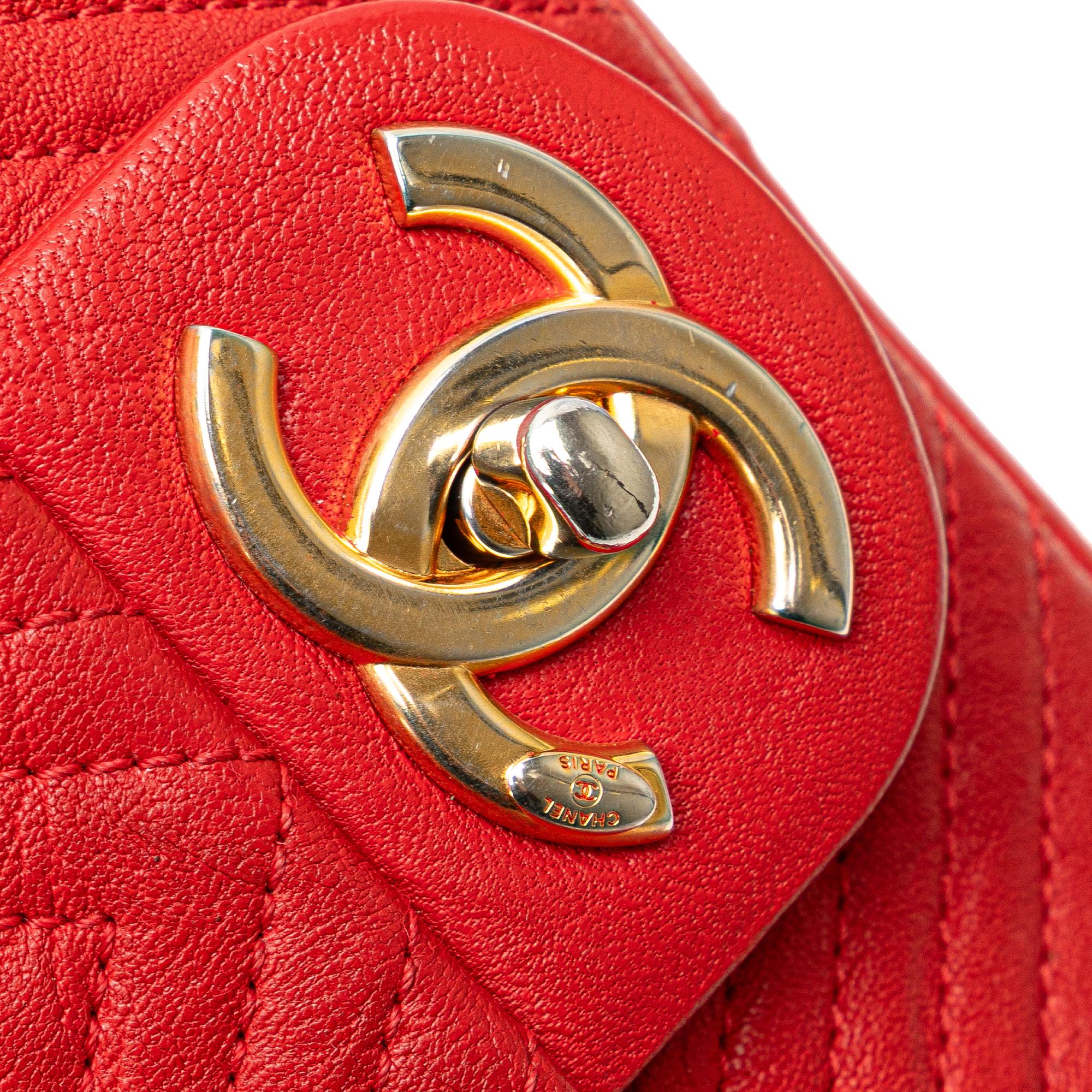 Chanel Medium Wrinkled Calfskin Quilted Chevron Medallion Charm Surpique Flap