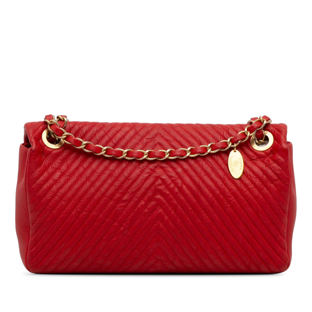 Chanel Medium Wrinkled Lambskin Chevron Medallion Flap (SHG-qDeD9g)