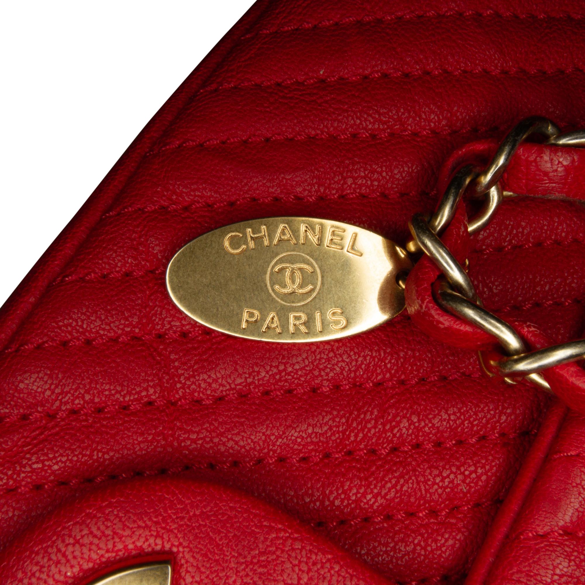Chanel Medium Wrinkled Lambskin Chevron Medallion Flap (SHG-qDeD9g)