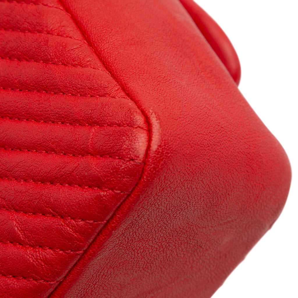 Chanel Medium Wrinkled Lambskin Chevron Medallion Flap (SHG-qDeD9g)