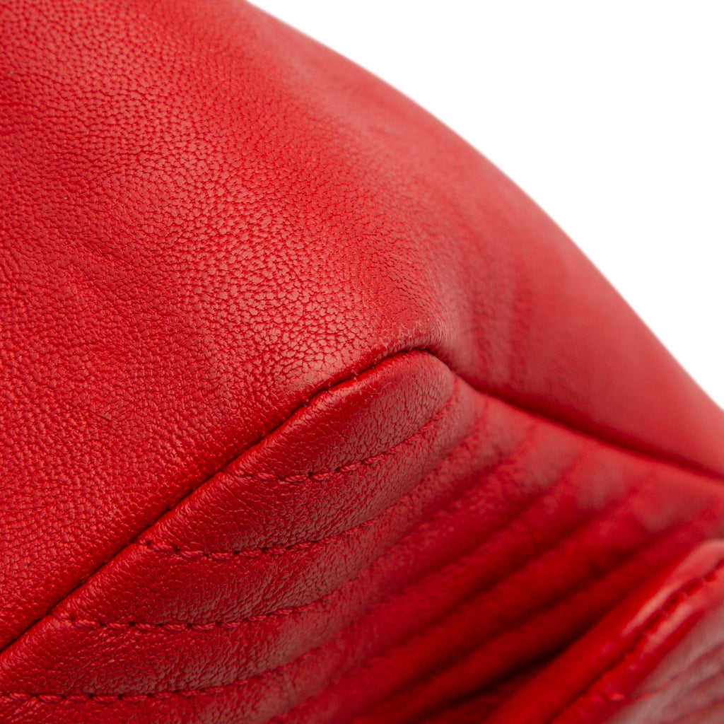 Chanel Medium Wrinkled Lambskin Chevron Medallion Flap (SHG-qDeD9g)