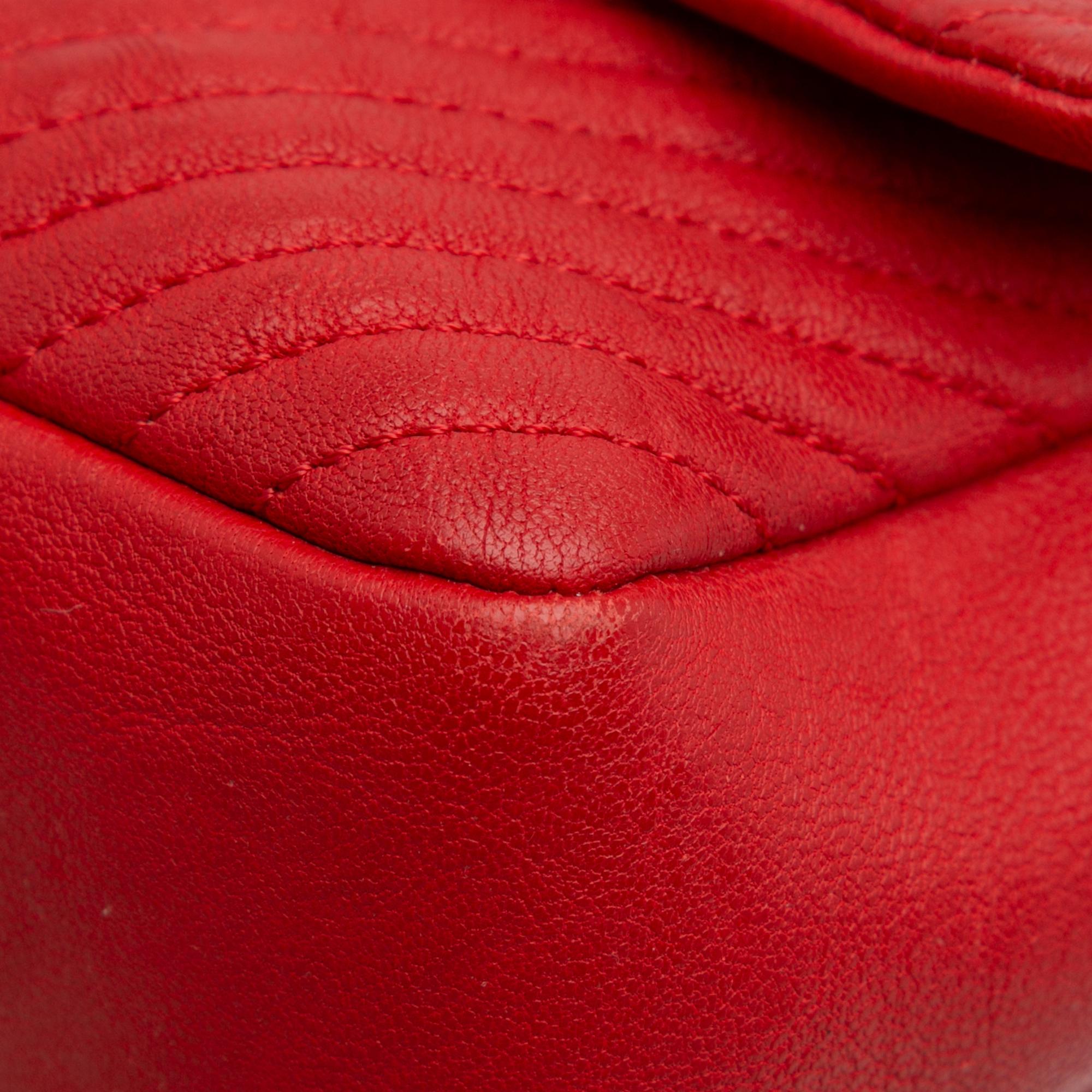 Chanel Medium Wrinkled Lambskin Chevron Medallion Flap (SHG-qDeD9g)