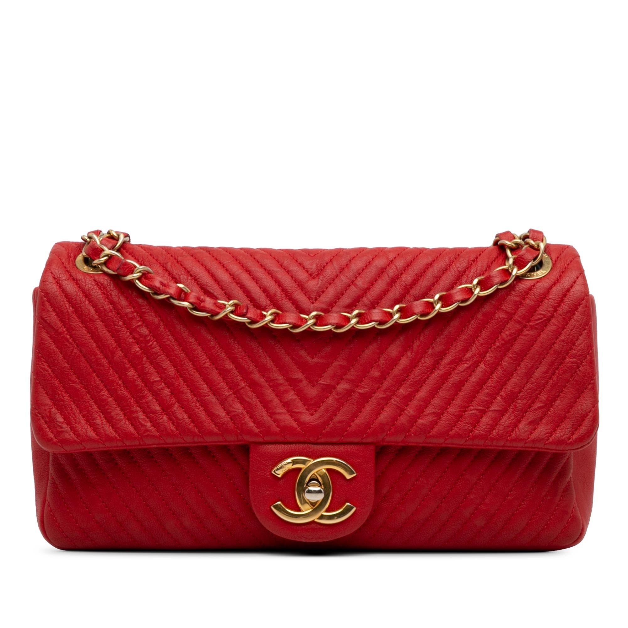Chanel Medium Wrinkled Lambskin Chevron Medallion Flap (SHG-qDeD9g)