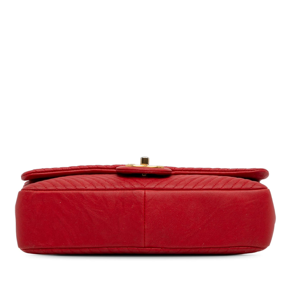 Chanel Medium Wrinkled Lambskin Chevron Medallion Flap (SHG-qDeD9g)