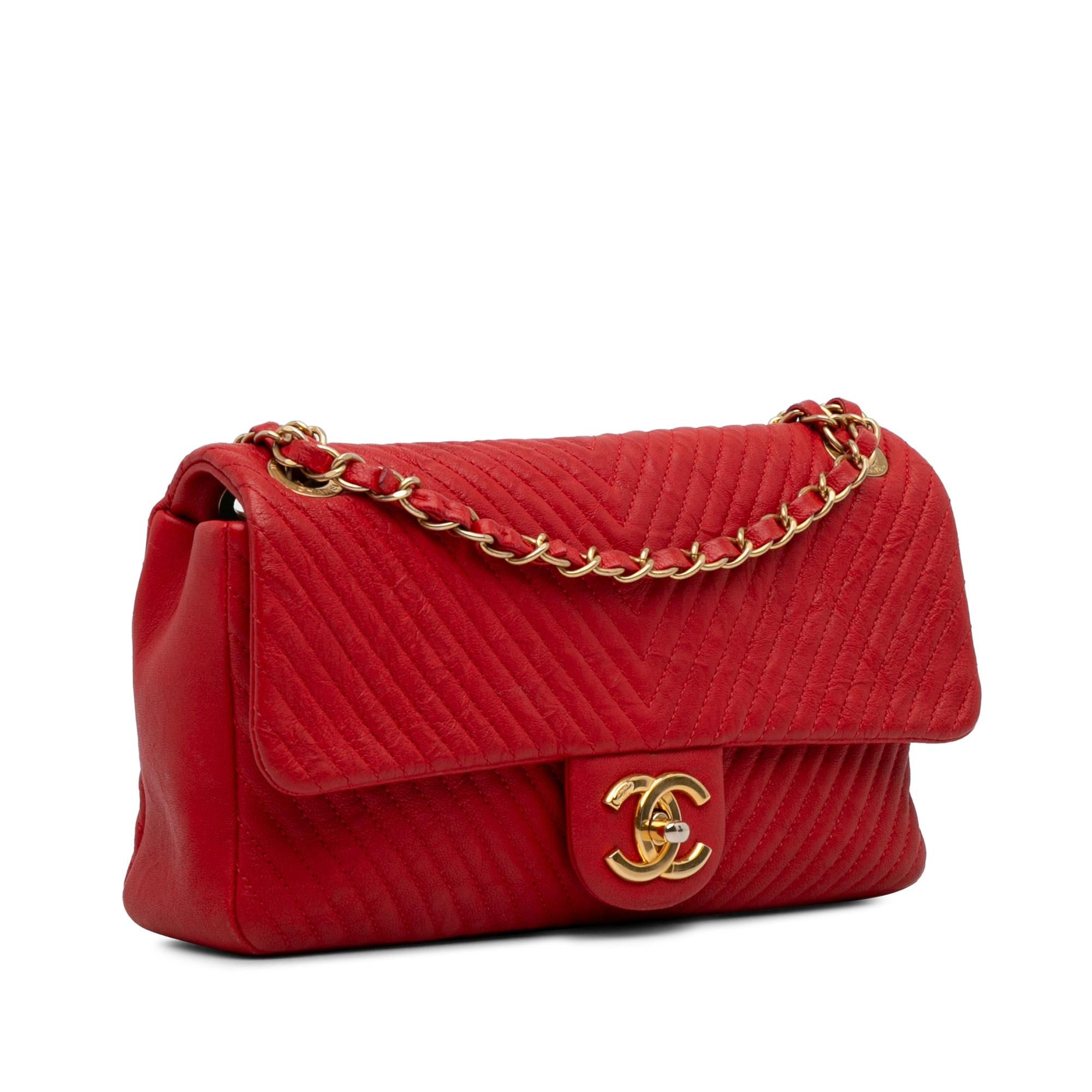 Chanel Medium Wrinkled Lambskin Chevron Medallion Flap (SHG-qDeD9g)