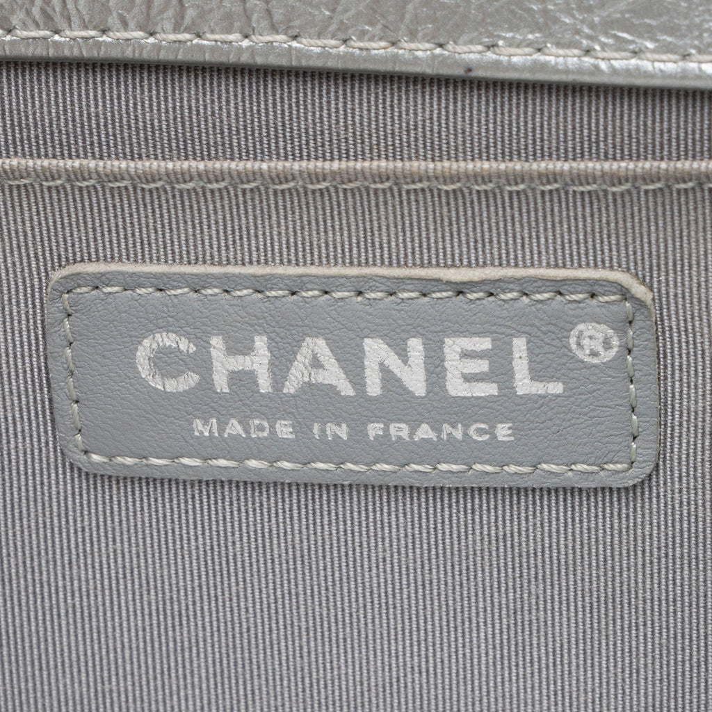 Chanel Metallic Aged Calfskin Chain Top Handle Medium Boy Bag (SHF-RO5g92)