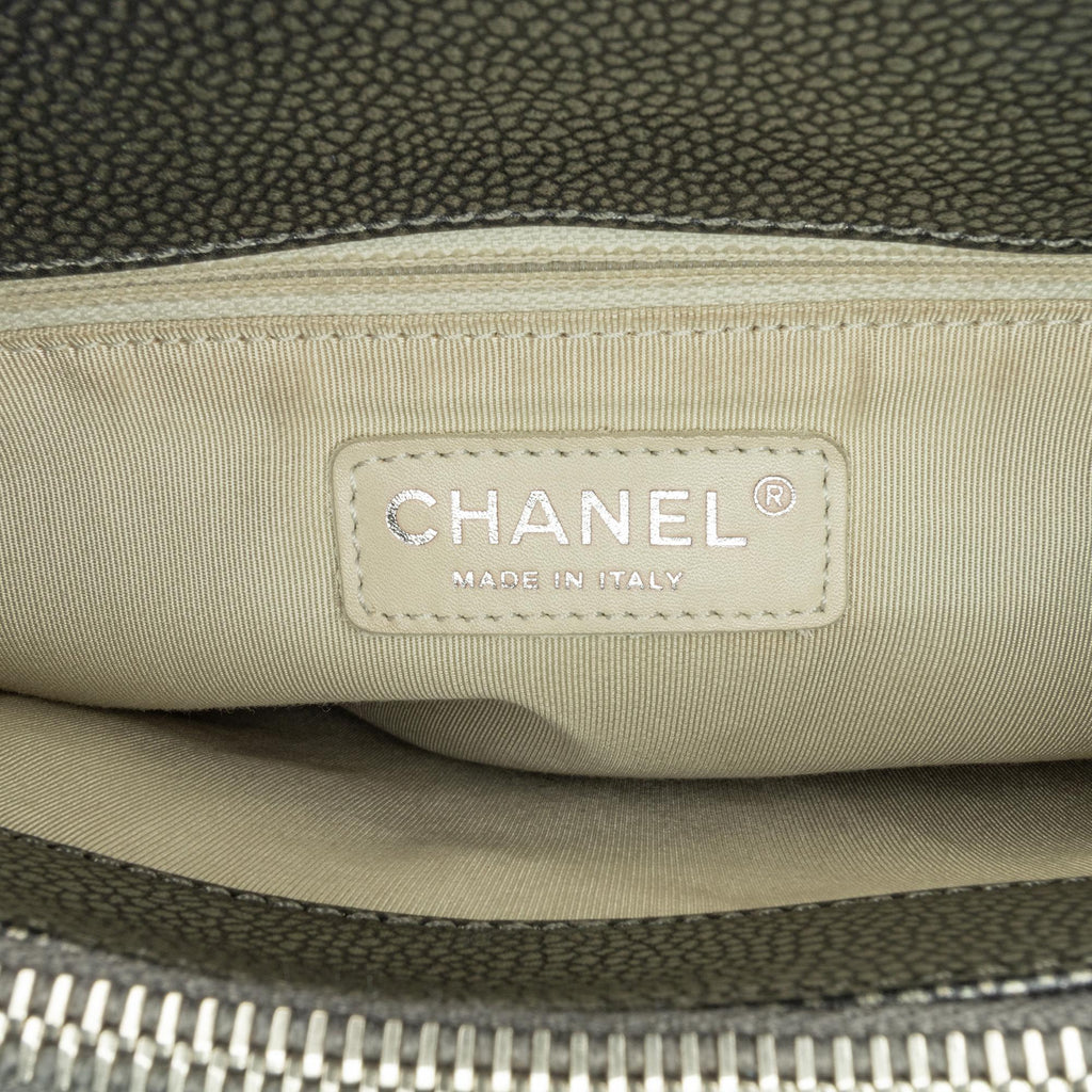 Chanel Metallic Caviar Grand Shopping Tote (SHG-ZLtc4Q)