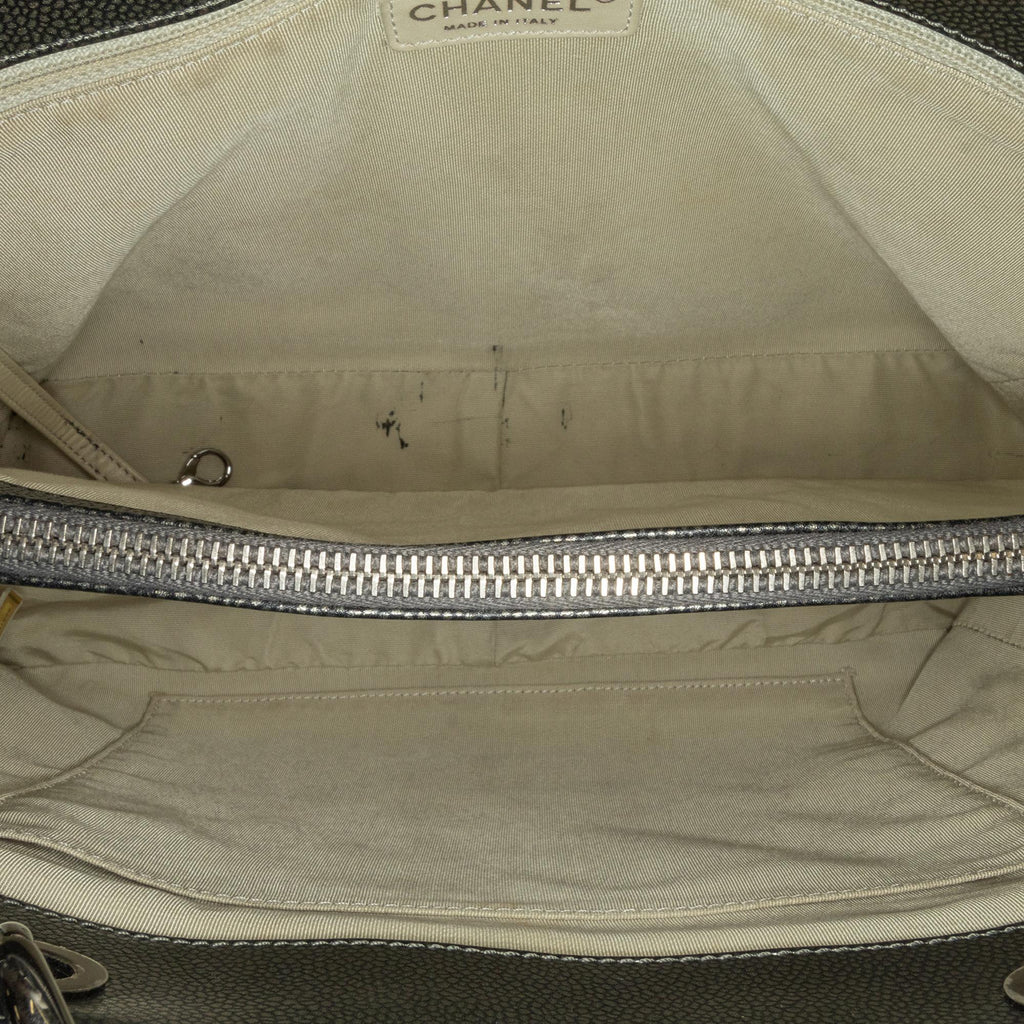 Chanel Metallic Caviar Grand Shopping Tote (SHG-ZLtc4Q)