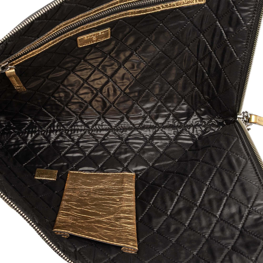 Chanel Metallic Crinkled Calfskin Feministe Mais Feminine Pouch