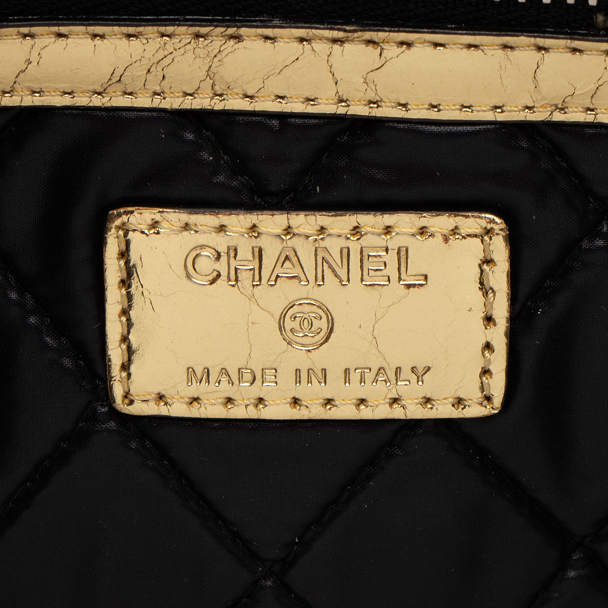 Chanel Metallic Lambskin Je Ne Suis Pas En Solde Medium Pouch (SHF-SrXVHK)