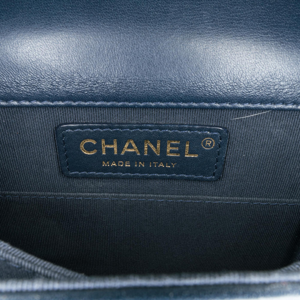 Chanel Metallic Lambskin Striped North South Boy Flap (SHG-gdf9Ua)