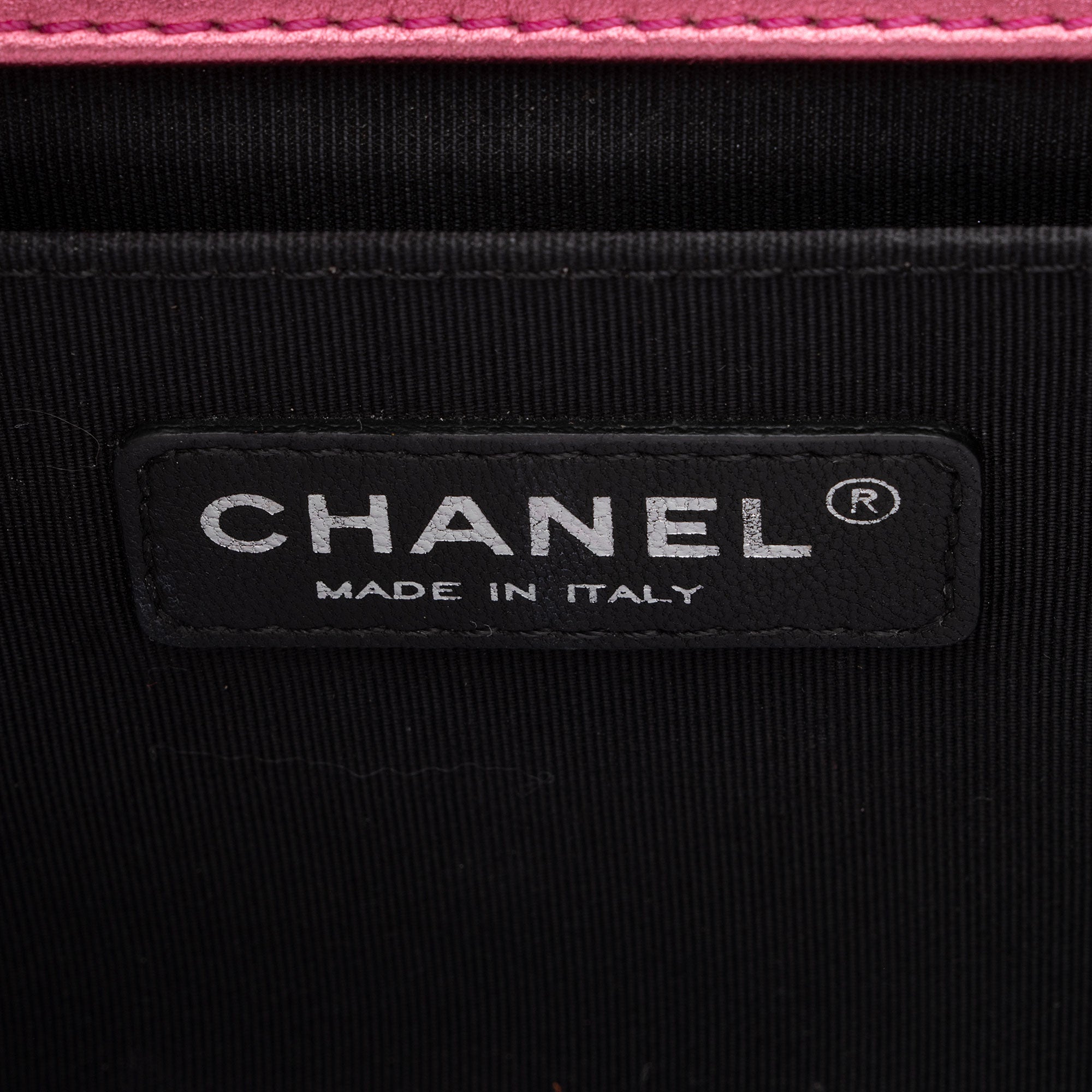Chanel Metallic Patent Leather Old Medium Boy Bag (SHF-4CHT2N)