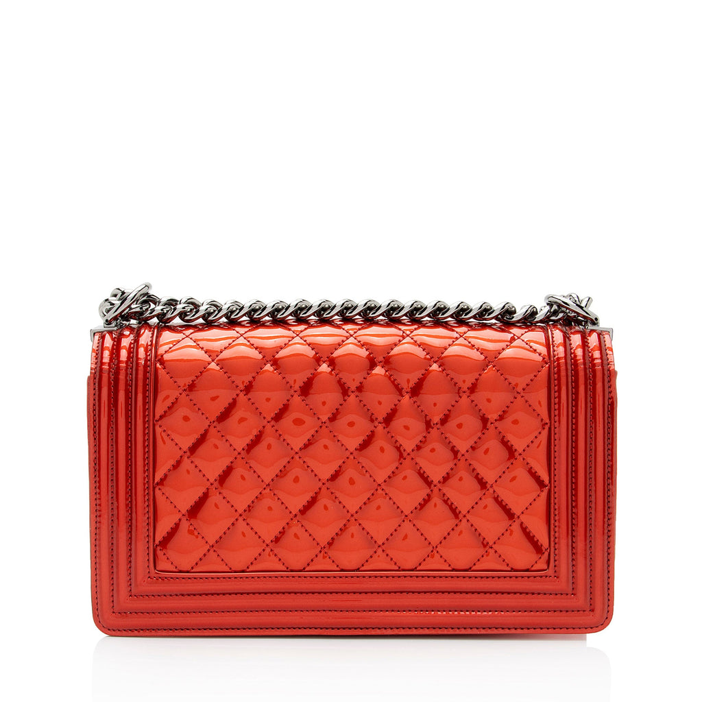 Chanel Metallic Patent Leather Old Medium Boy Bag (SHF-Gxw2JA)