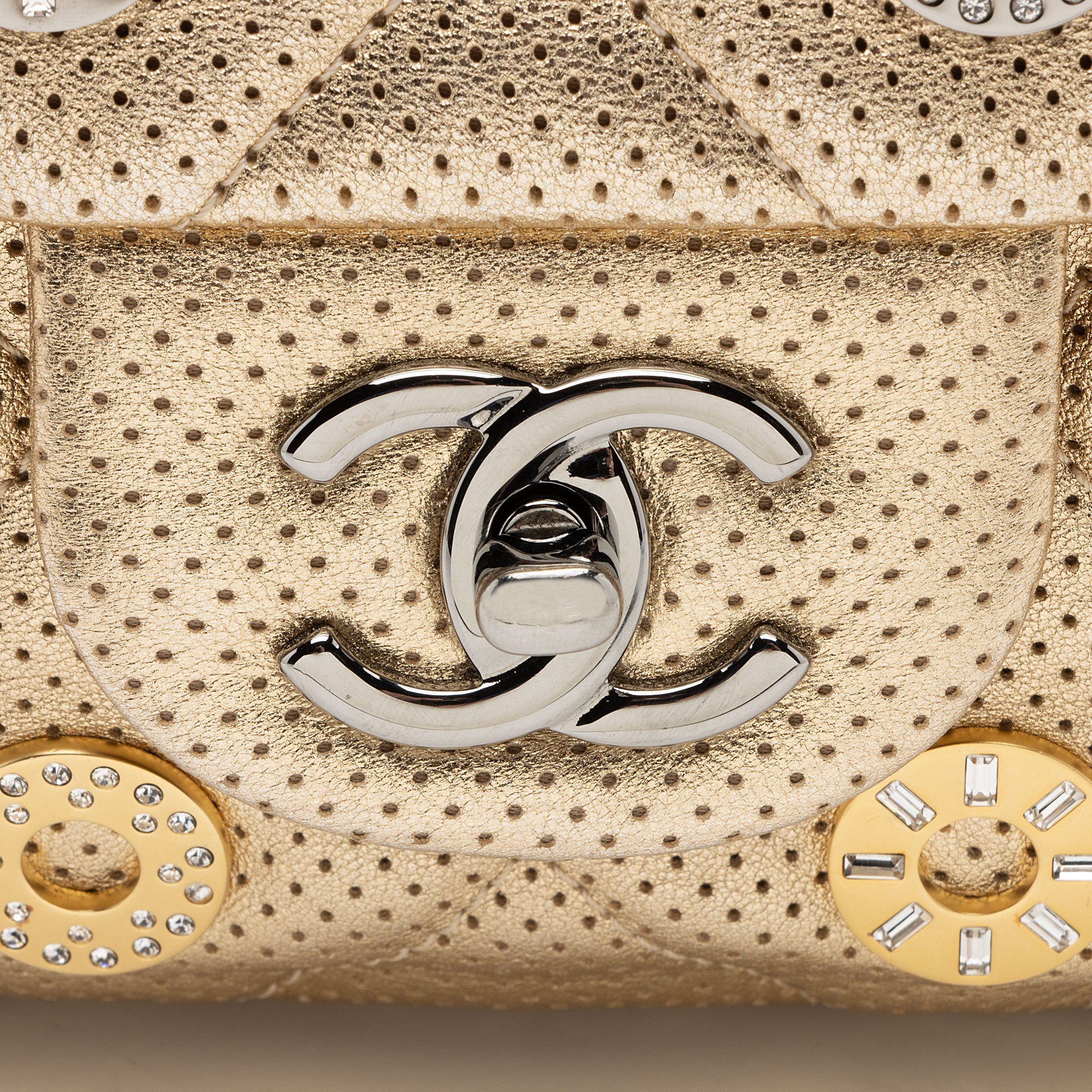 Chanel Metallic Perforated Lambskin CC Medals Medium Flap Bag (SHF-5oF95y)