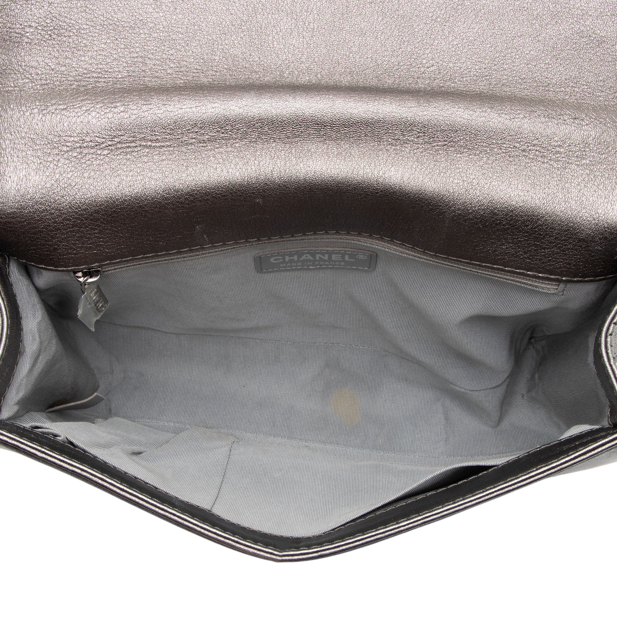 Chanel Metallic Perforated Lambskin New Medium Boy Bag (SHF-hpWTCx)