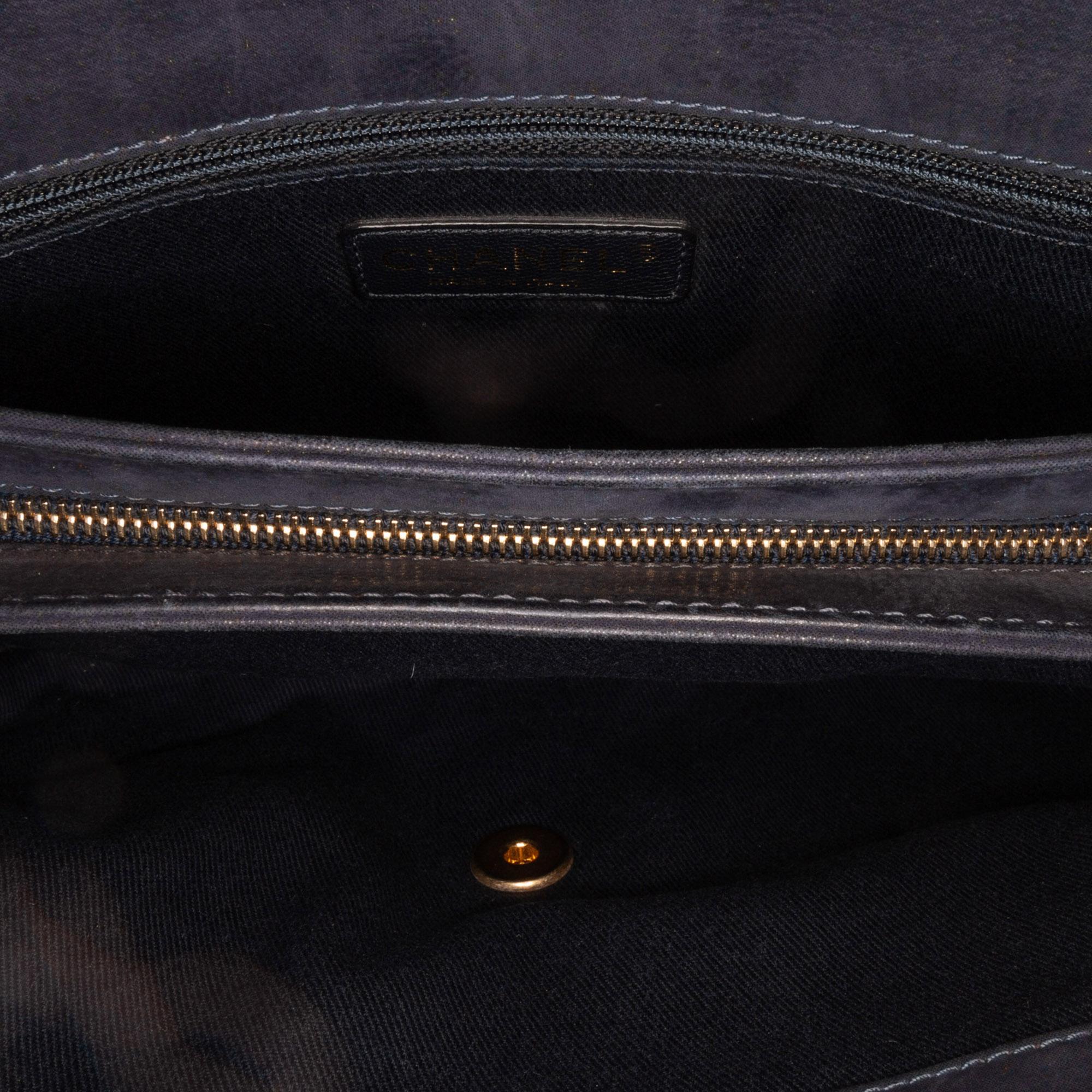 Chanel Metallic Stitch Flap (SHG-wBAD6E)