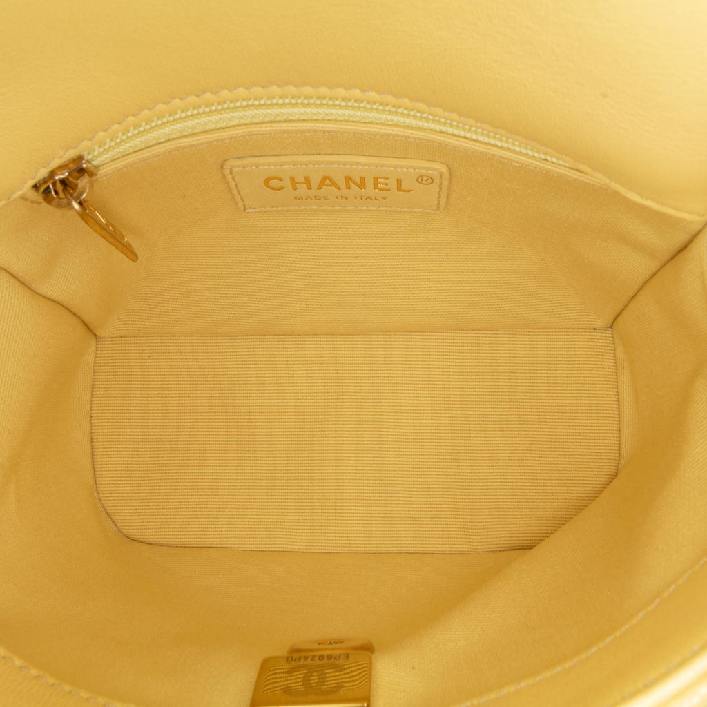 Chanel Mini CC Quilted Caviar Flap (SHG-ROmbk9)