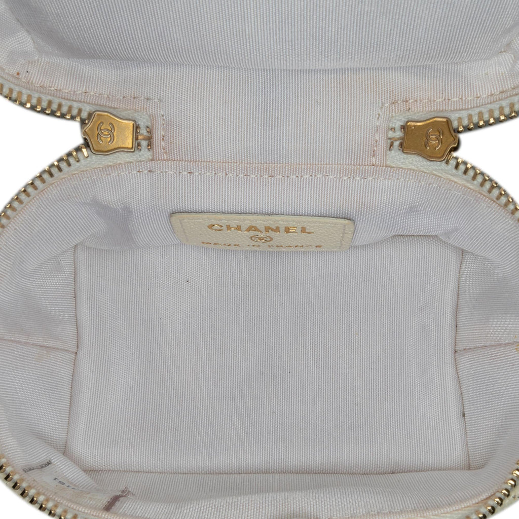 Chanel Mini Caviar Chain Zip Around Vanity Case (SHG-D8x2OZ)